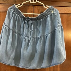 Tommy Bahama mini chambray skirt size M